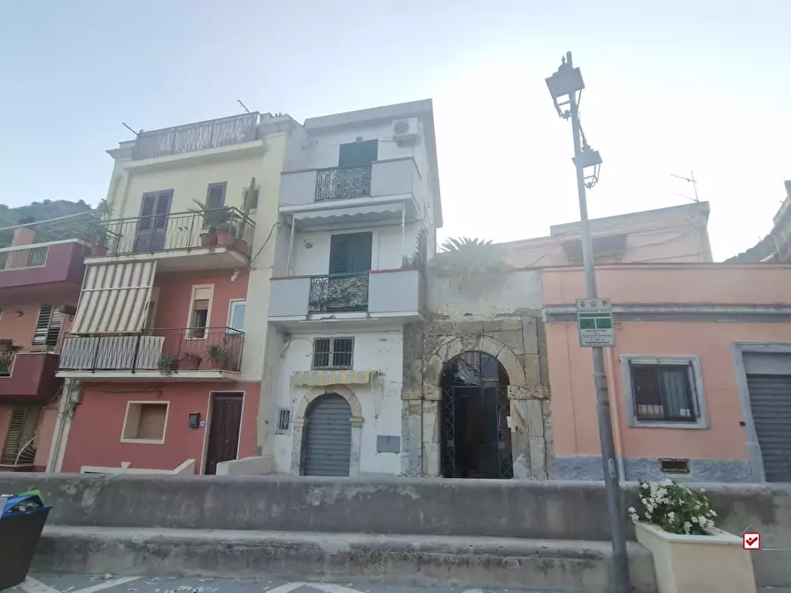 Immagine 1 di Villa in vendita  in PIAZZA CHIESA GIAMPILIERI SUPERIORE a Messina