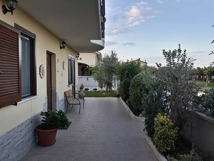 Immagine 1 di Villa in vendita  a Abbateggio