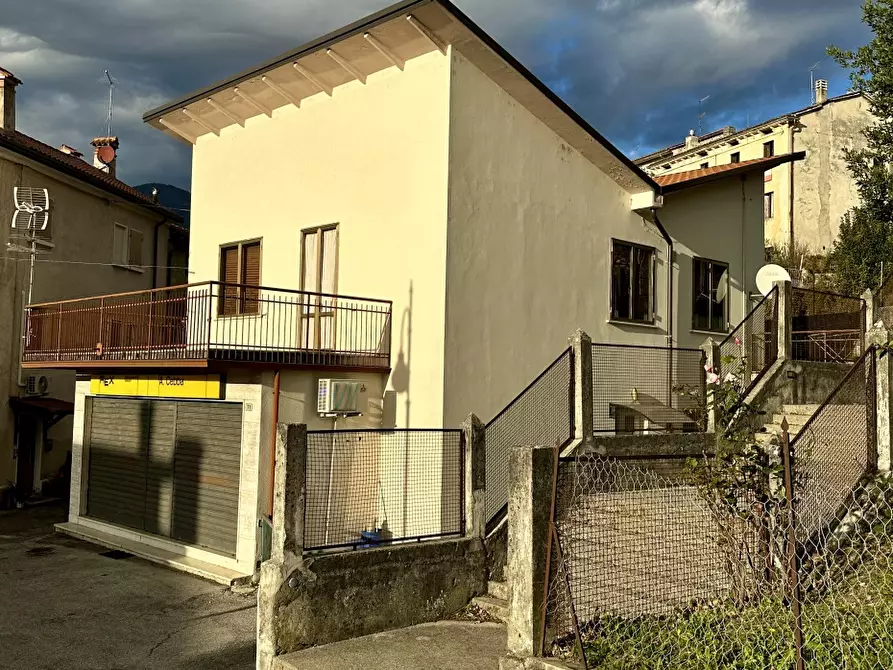 Immagine 1 di Villa in vendita  in Via Sioggio a Caldogno