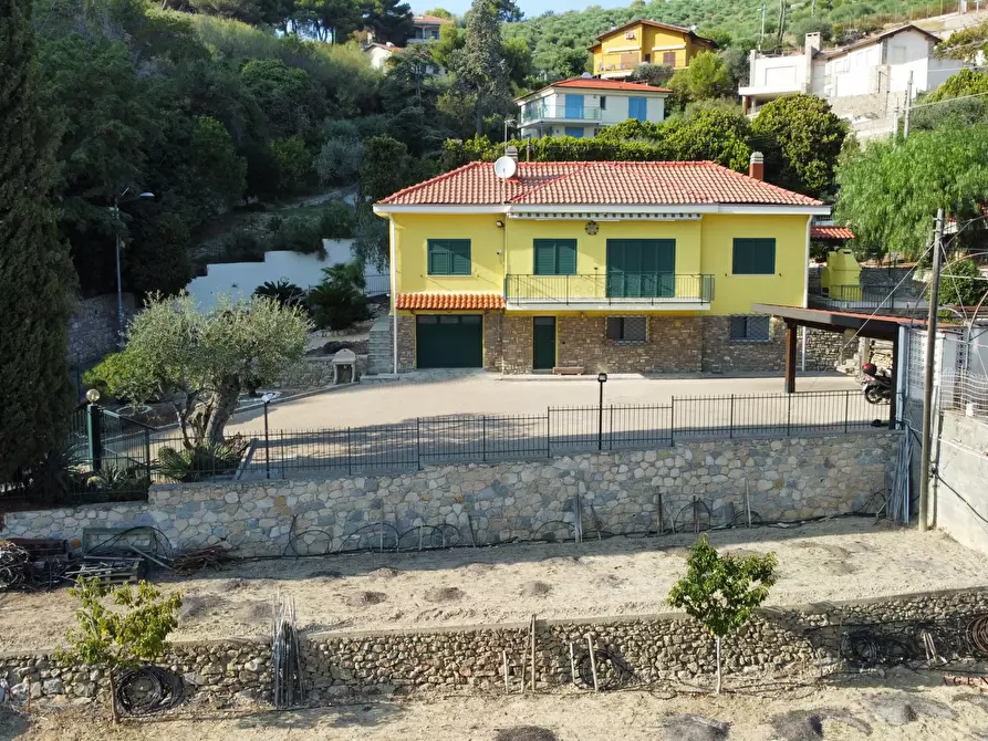 Immagine 1 di Villa in vendita  in concaverde a Bordighera