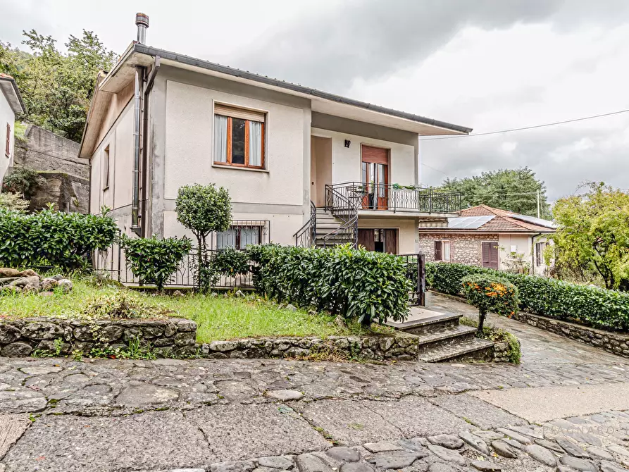 Immagine 1 di Villa in vendita  in Via Madonna del Monte a Mulazzo