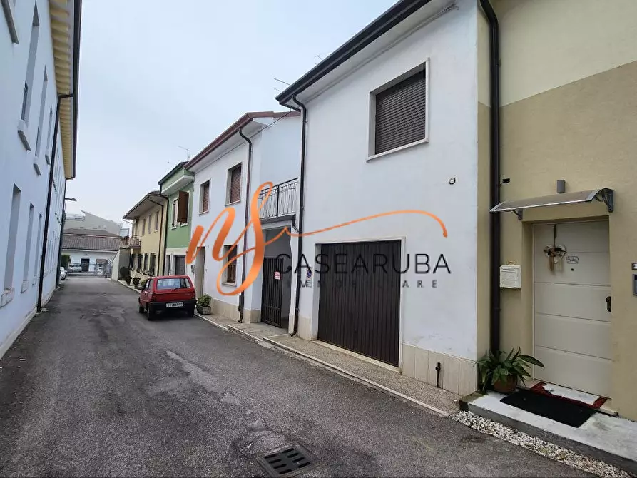 Immagine 1 di Villa in vendita  in Vicolo Ospedale a San Giovanni Lupatoto