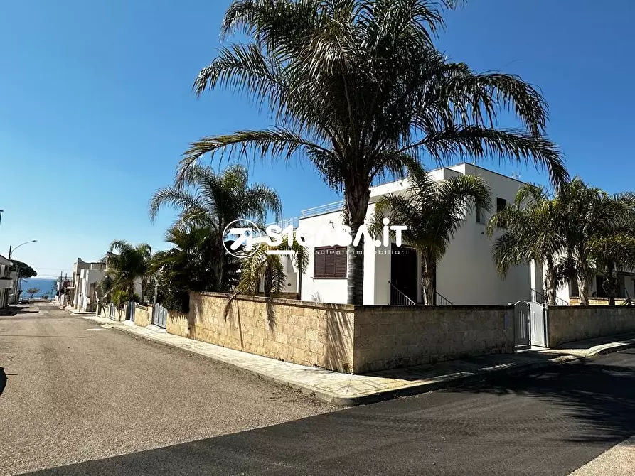 Immagine 1 di Villa in vendita  in Via Vasco de Gama ang. Neil Armstrong a Gallipoli