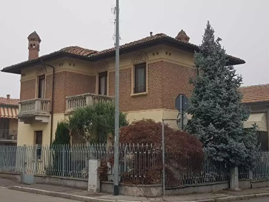Immagine 1 di Villa in vendita  in Via CORRIDONI a San Colombano Al Lambro