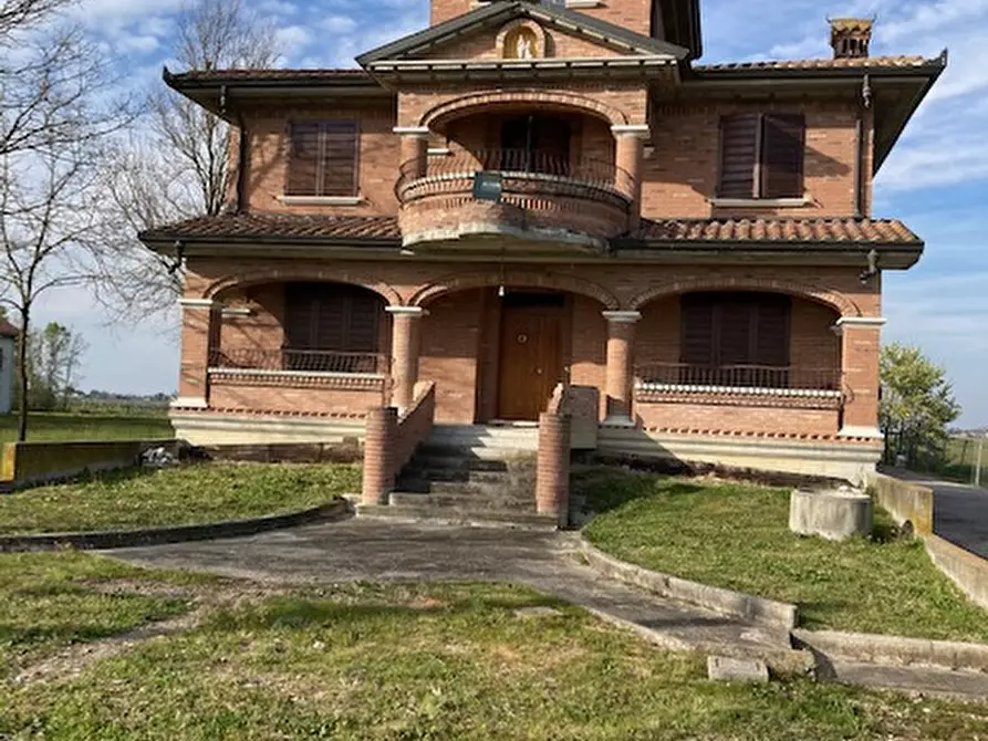 Immagine 1 di Villa in vendita  in Via Quarti a Cadelbosco Di Sopra