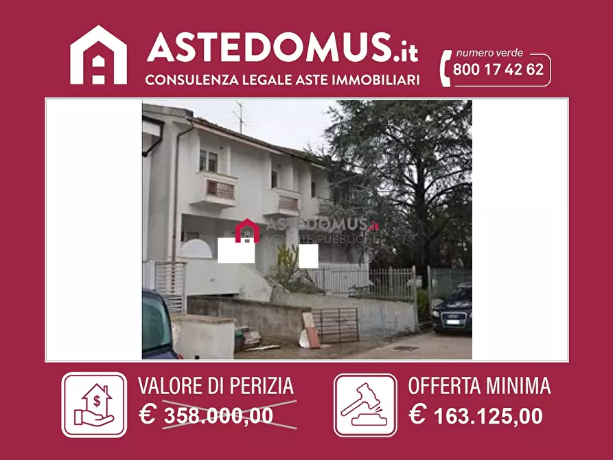 Immagine 1 di Villa in vendita  in Traversa Di Via Martiri Di Nassyria a Capua