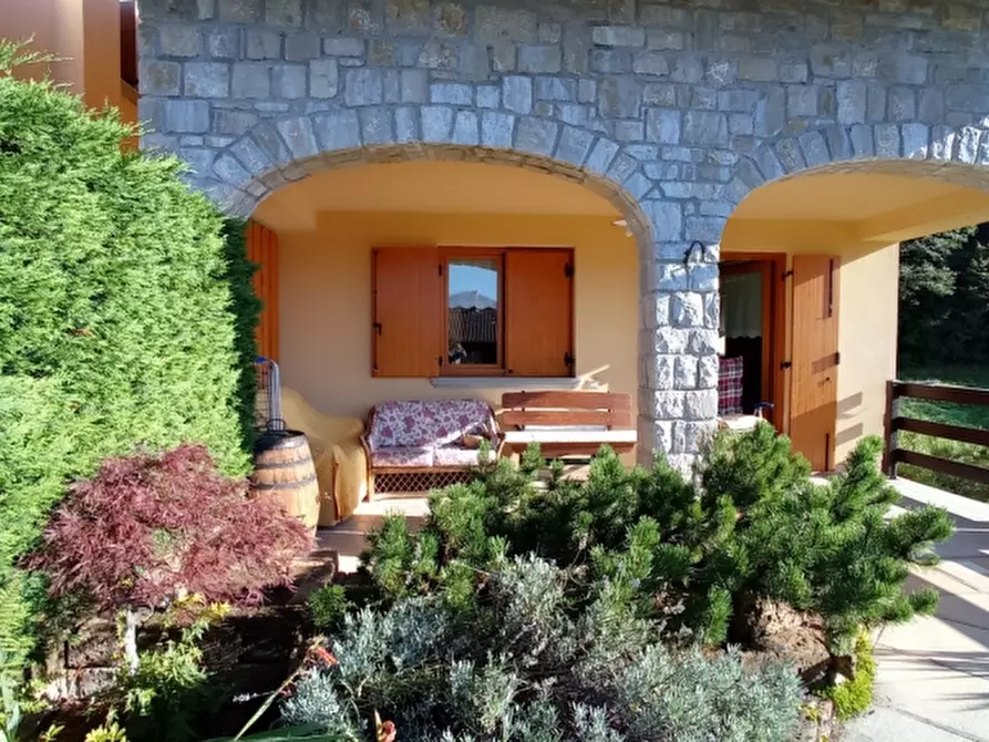 Immagine 1 di Villa in vendita  in Via Fontanelle a Cimbergo