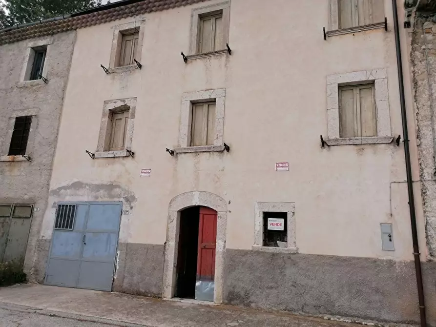 Immagine 1 di Casa indipendente in vendita  a Alfedena