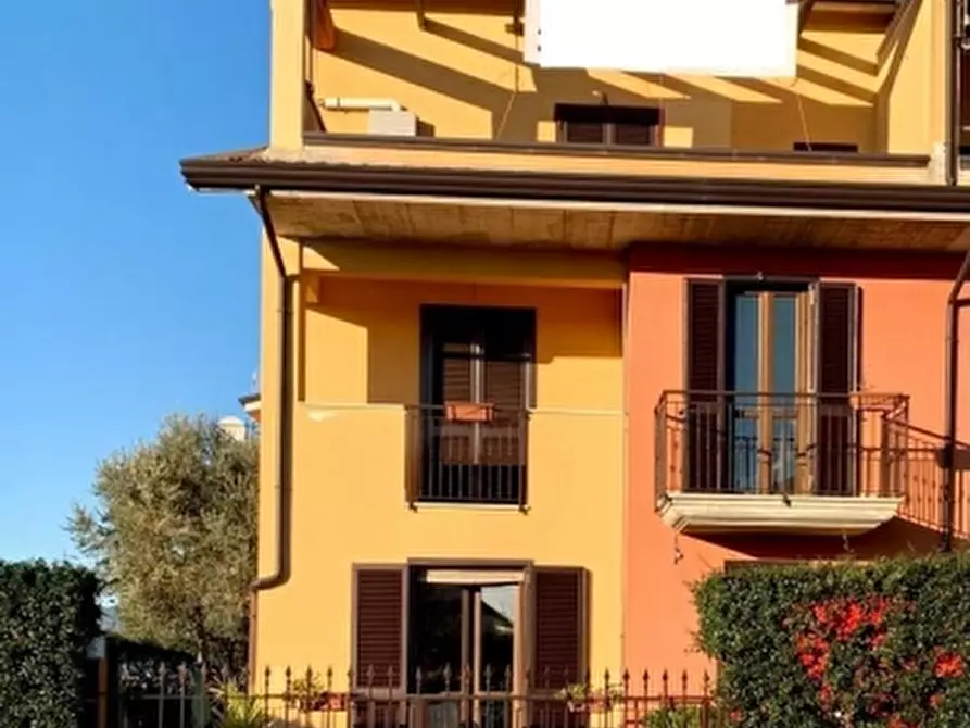 Immagine 1 di Villa in vendita  in PIAZZA DE NUCCIO a Riardo