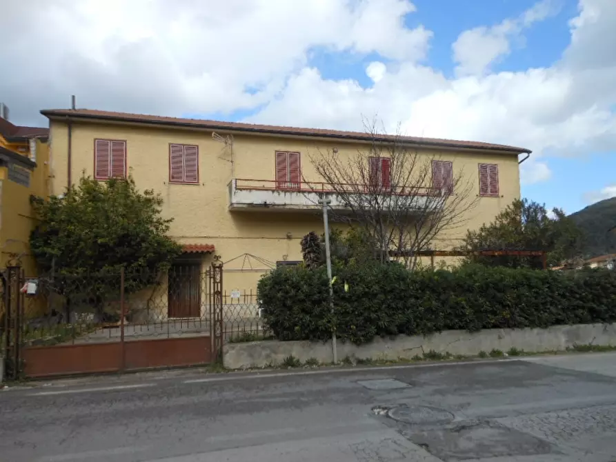 Immagine 1 di Casa indipendente in vendita  in VIA CAVOUR a Riardo