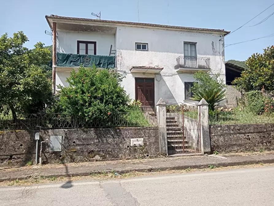 Immagine 1 di Villa in vendita  a Ailano