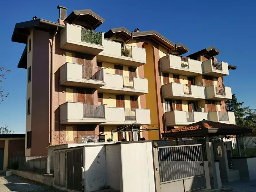 Immagine 1 di Appartamento in vendita  in via Per Binzago a Solaro