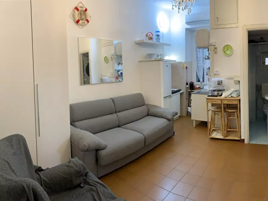Immagine 1 di Appartamento in vendita  in Via Gavarone a Varazze