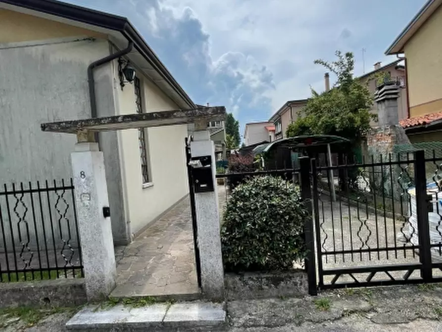 Immagine 1 di Casa indipendente in vendita  in via matteotti a Spinea