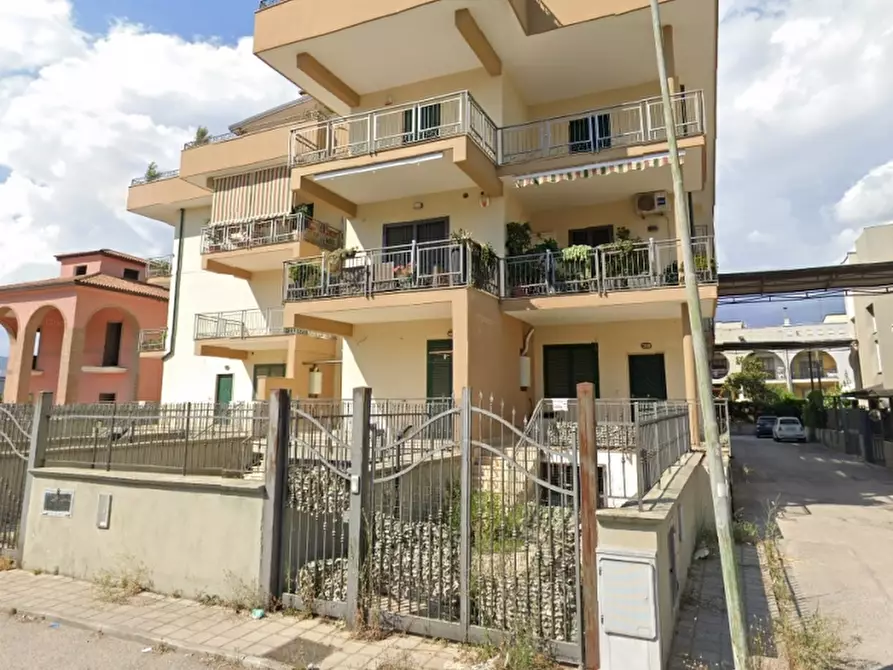 Immagine 1 di Appartamento in vendita  in Via Garda a Battipaglia