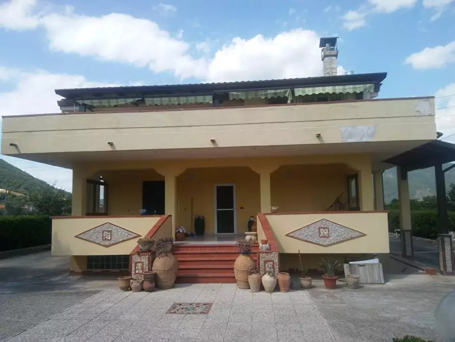 Immagine 1 di Villa in vendita  a Camigliano