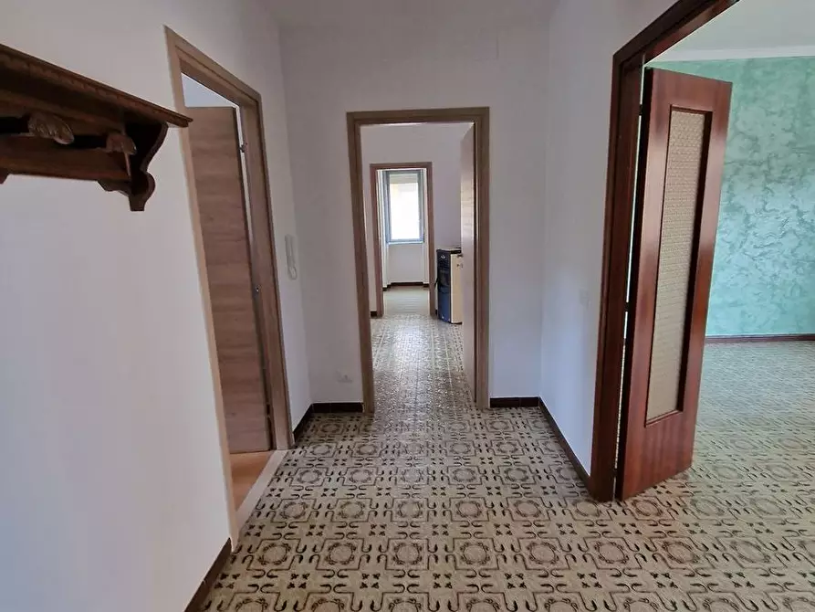 Immagine 1 di Appartamento in vendita  in Via aldo moro a Bassano In Teverina