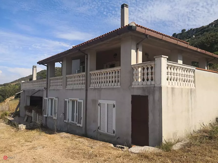 Immagine 1 di Casa indipendente in vendita  a Badesi