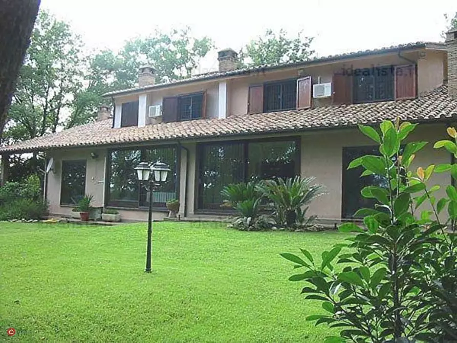 Immagine 1 di Villa in vendita  in Via Selvotta 7 a Canale Monterano