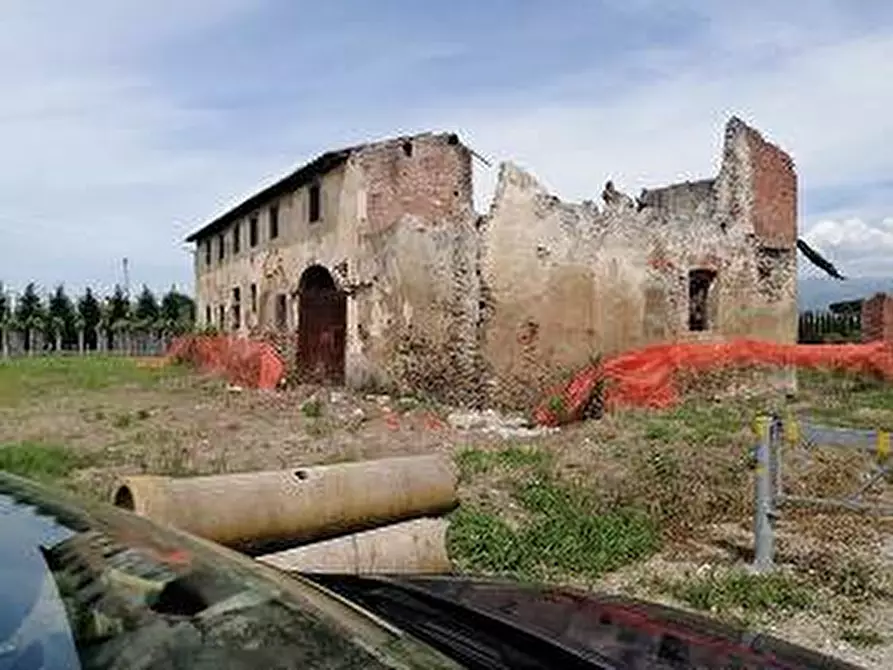 Immagine 1 di Terreno edificabile in vendita  a Pistoia