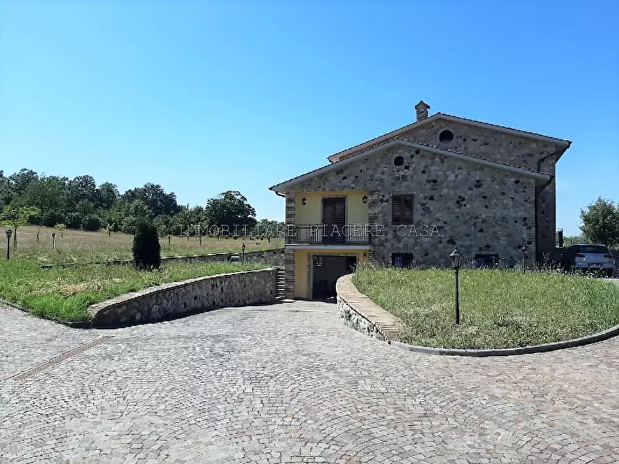 Immagine 1 di Villa in vendita  a Montegabbione