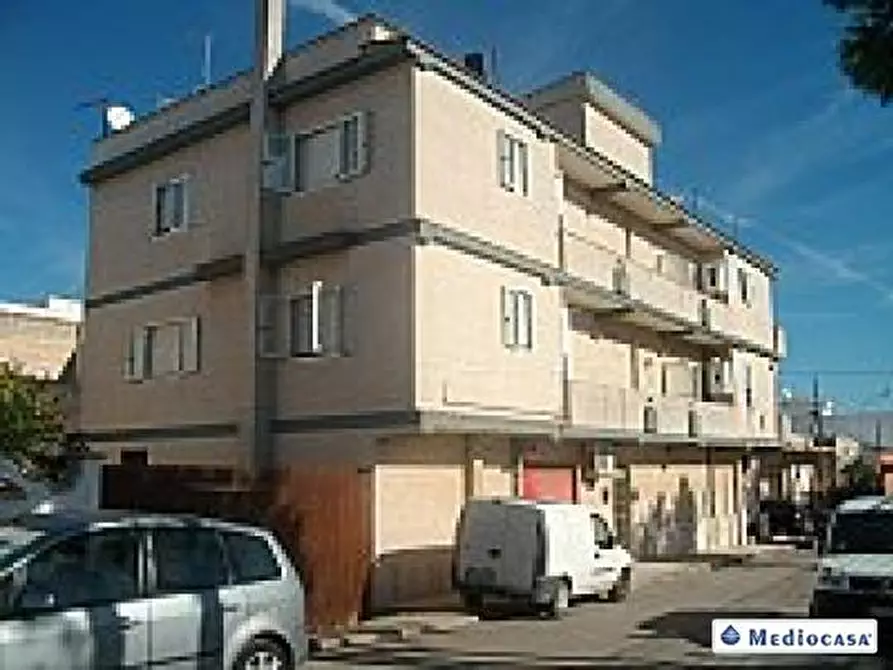 Immagine 1 di Appartamento in vendita  in Via Vittorio Emanuele II a Pulsano