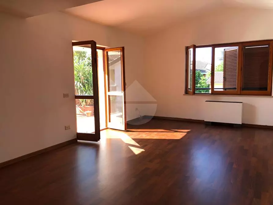 Immagine 1 di Appartamento in vendita  in Viale Umbria a Bastia Umbra