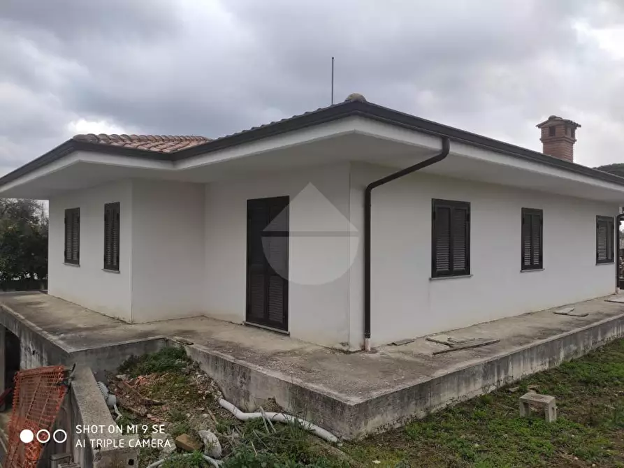 Immagine 1 di Villa in vendita  in VIA FONTANA PERELLI TRAVERSA TREGLIA a Minturno