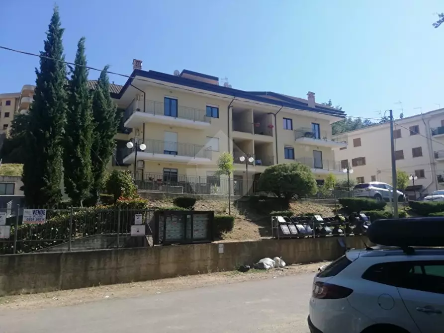 Immagine 1 di Appartamento in vendita  in via delle querce a Altilia