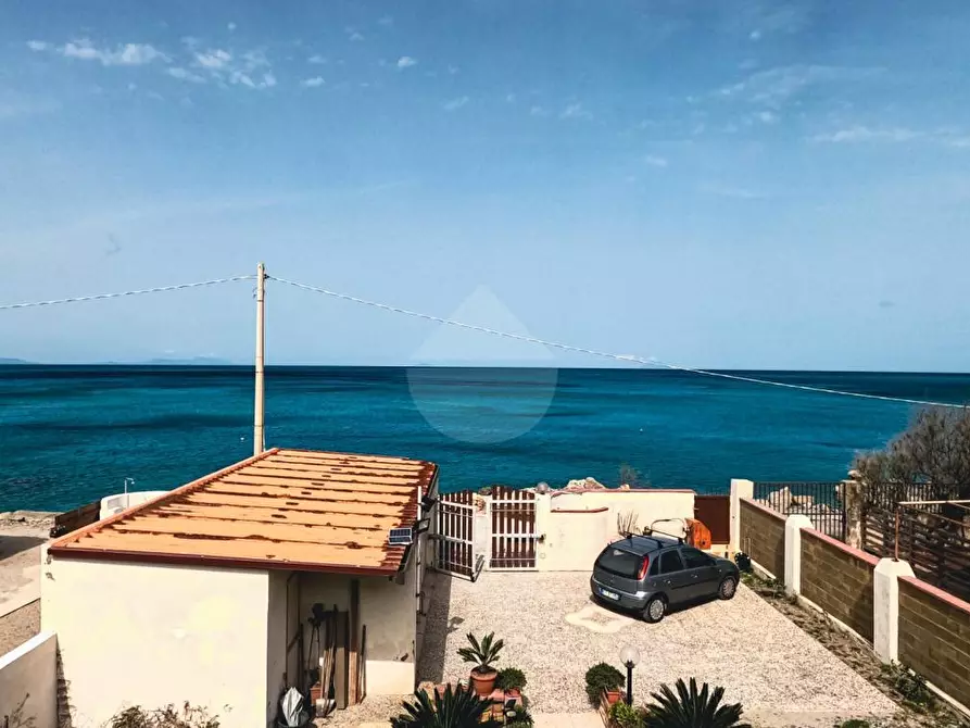 Immagine 1 di Villa in vendita  in Contrada Puccino a Messina