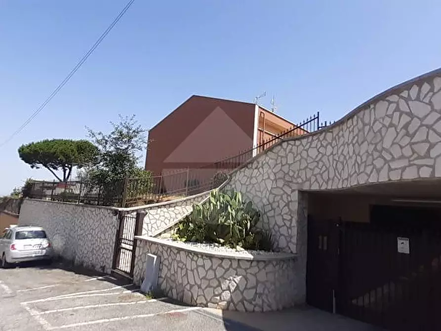 Immagine 1 di Villa in vendita  in Via Fratelli Rojni a Frascati