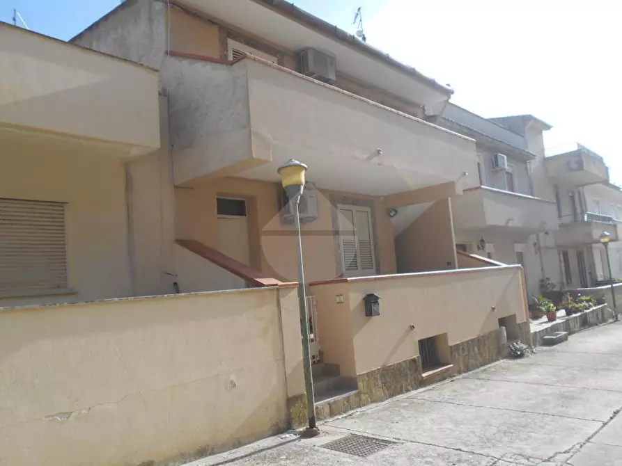 Immagine 1 di Casa indipendente in vendita  in Via Francesco Crispi a Petrosino
