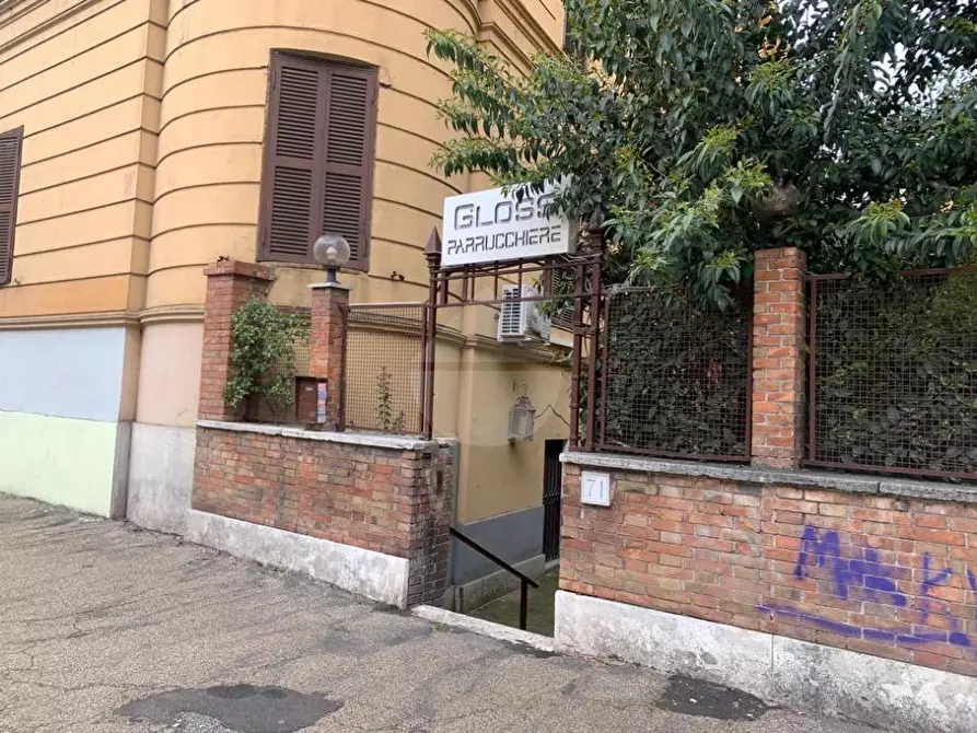 Immagine 1 di Locale commerciale in affitto  in via della Giuliana a Roma