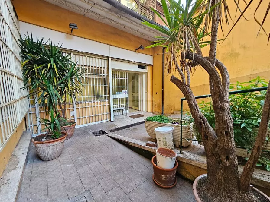 Immagine 1 di Locale commerciale in affitto  in Via Giuseppe Palombini a Roma