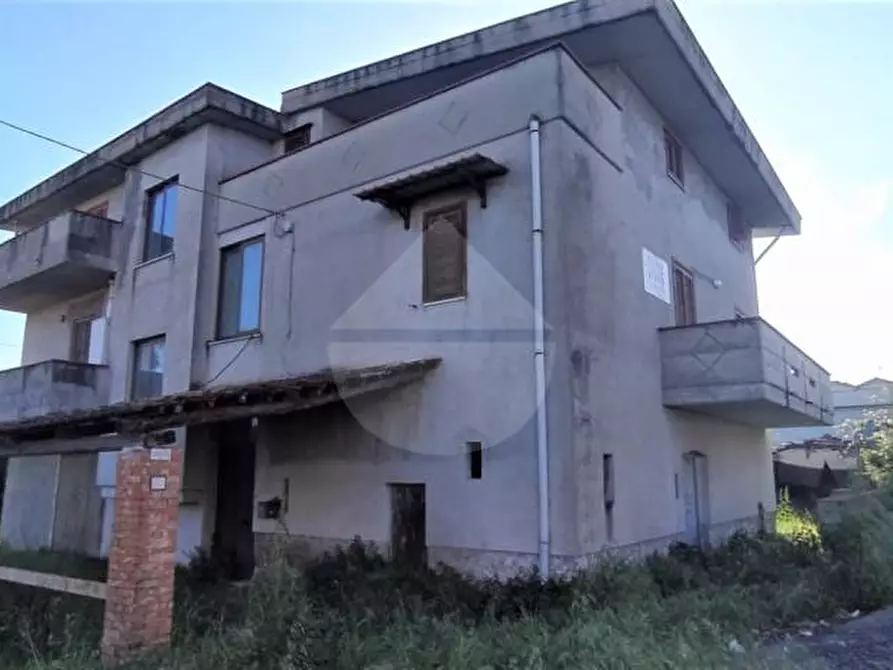 Immagine 1 di Villa in vendita  in VIA APPIA a Minturno