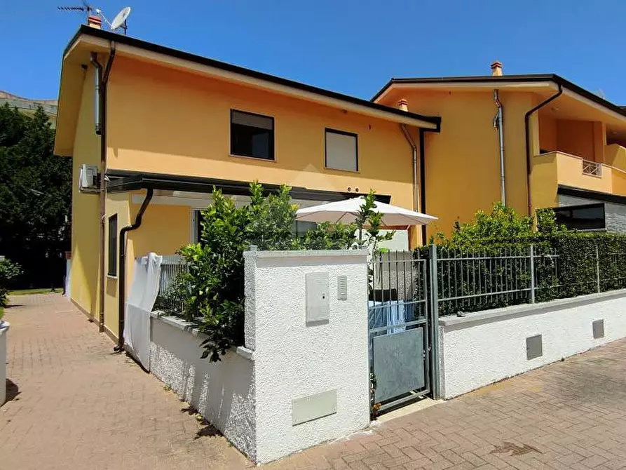 Immagine 1 di Villa in vendita  in Contrada Colamaio 2 a Pizzo