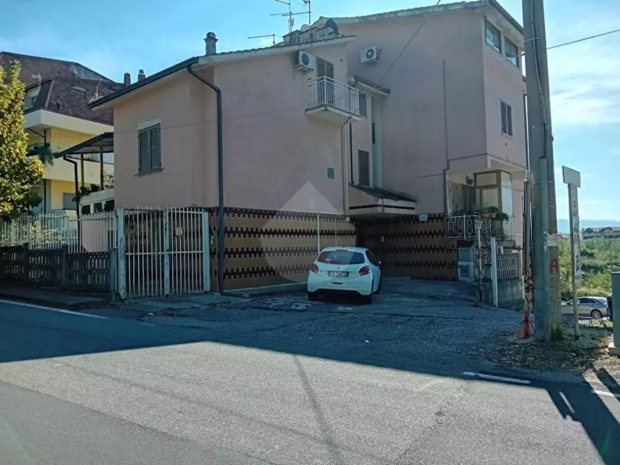Immagine 1 di Appartamento in vendita  in Viale della Resistenza a Bianchi