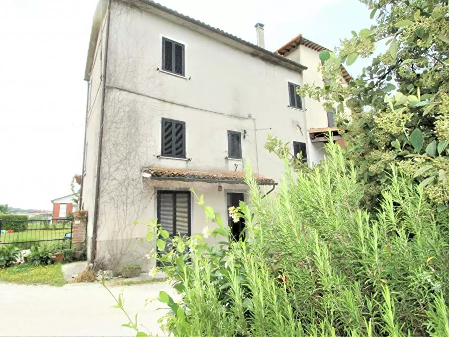 Immagine 1 di Casa indipendente in vendita  in Via dei Cinque Colli a Gubbio