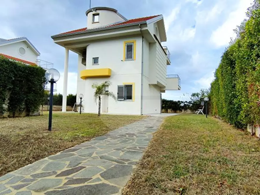 Immagine 1 di Villa in vendita  in Via marinella a Pizzo