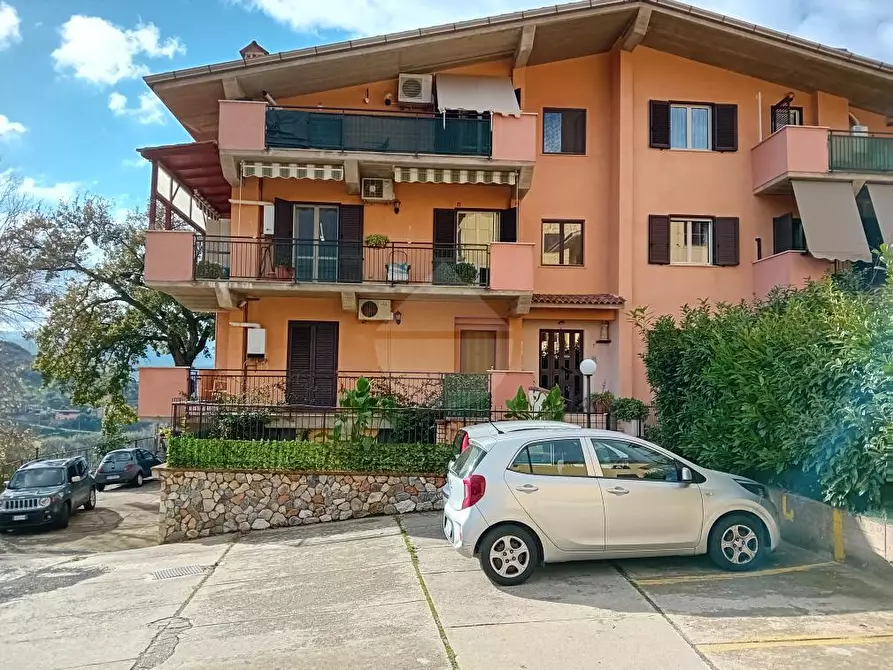 Immagine 1 di Appartamento in vendita  in Via Alcide De Gasperi a Altilia