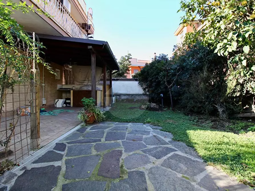 Immagine 1 di Casa indipendente in vendita  in Via Benedetto Croce a Ladispoli