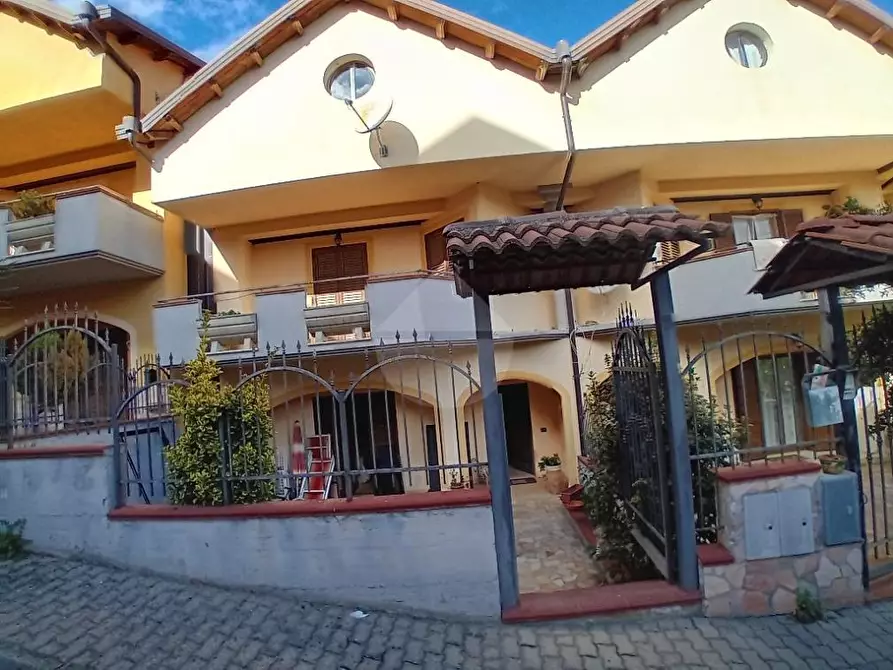 Immagine 1 di Villa in vendita  in Via Impennuti a Altilia
