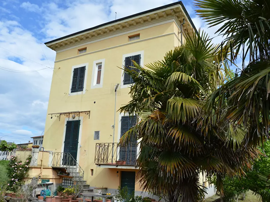 Villa in vendita in Via di Mezzo II a Lucca