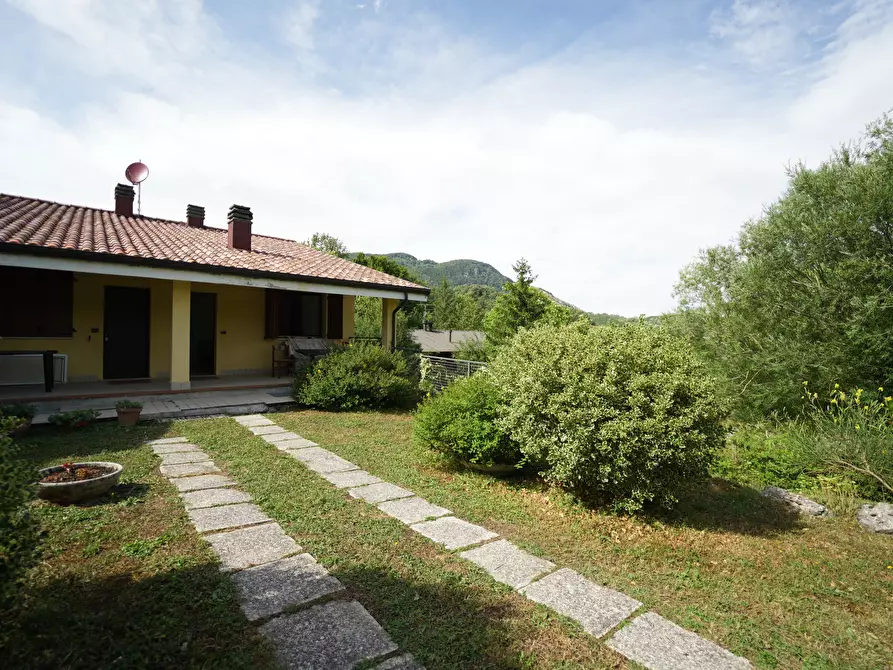Casa bifamiliare in vendita in VIA SORGENTE DEL TEVERE 4 a Casteldelci