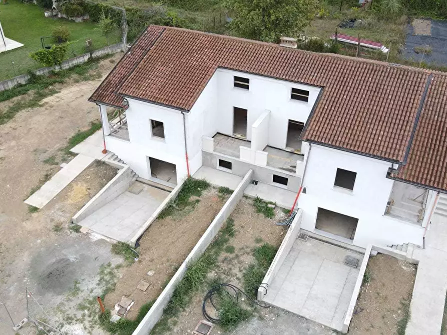 Casa semindipendente in vendita in Via Turì 20 a Sarzana