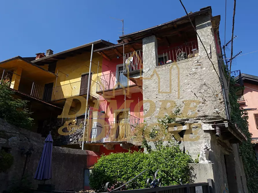 Casa indipendente in vendita in Vicolo Fontana 2 a Casale Corte Cerro