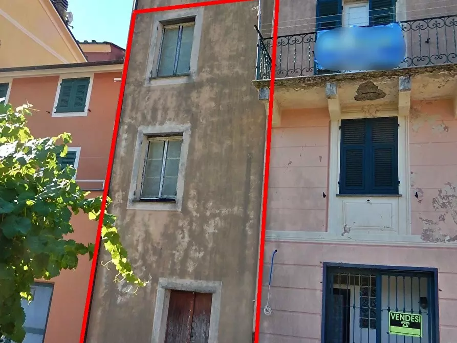 Porzione di casa in vendita in Via Veleura 11 a Castiglione Chiavarese