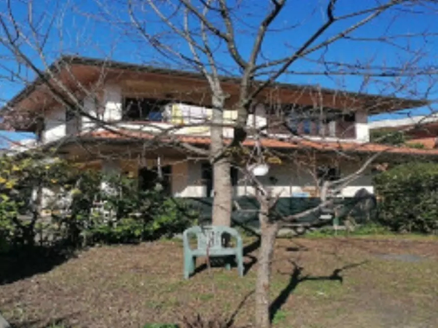 Villa in vendita in Via Franco Ratti snc a Massa