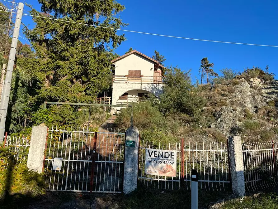 Casa indipendente in vendita in Via San Nicolao 6 a Castiglione Chiavarese
