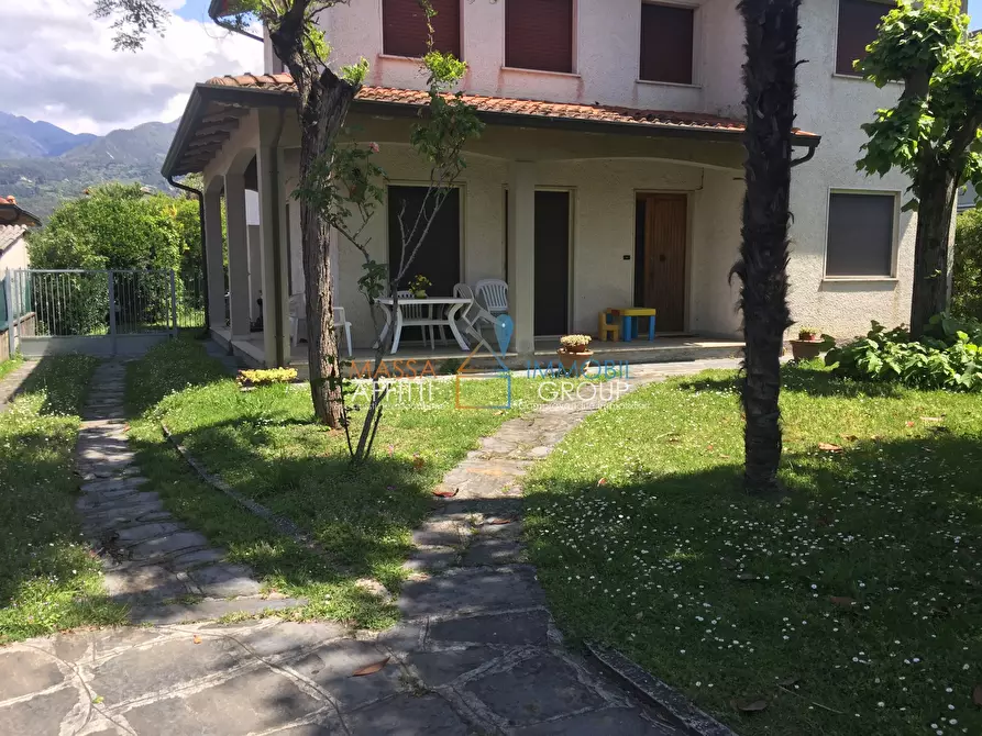 Casa semindipendente in affitto in Via Giuseppe Giusti 40 a Montignoso